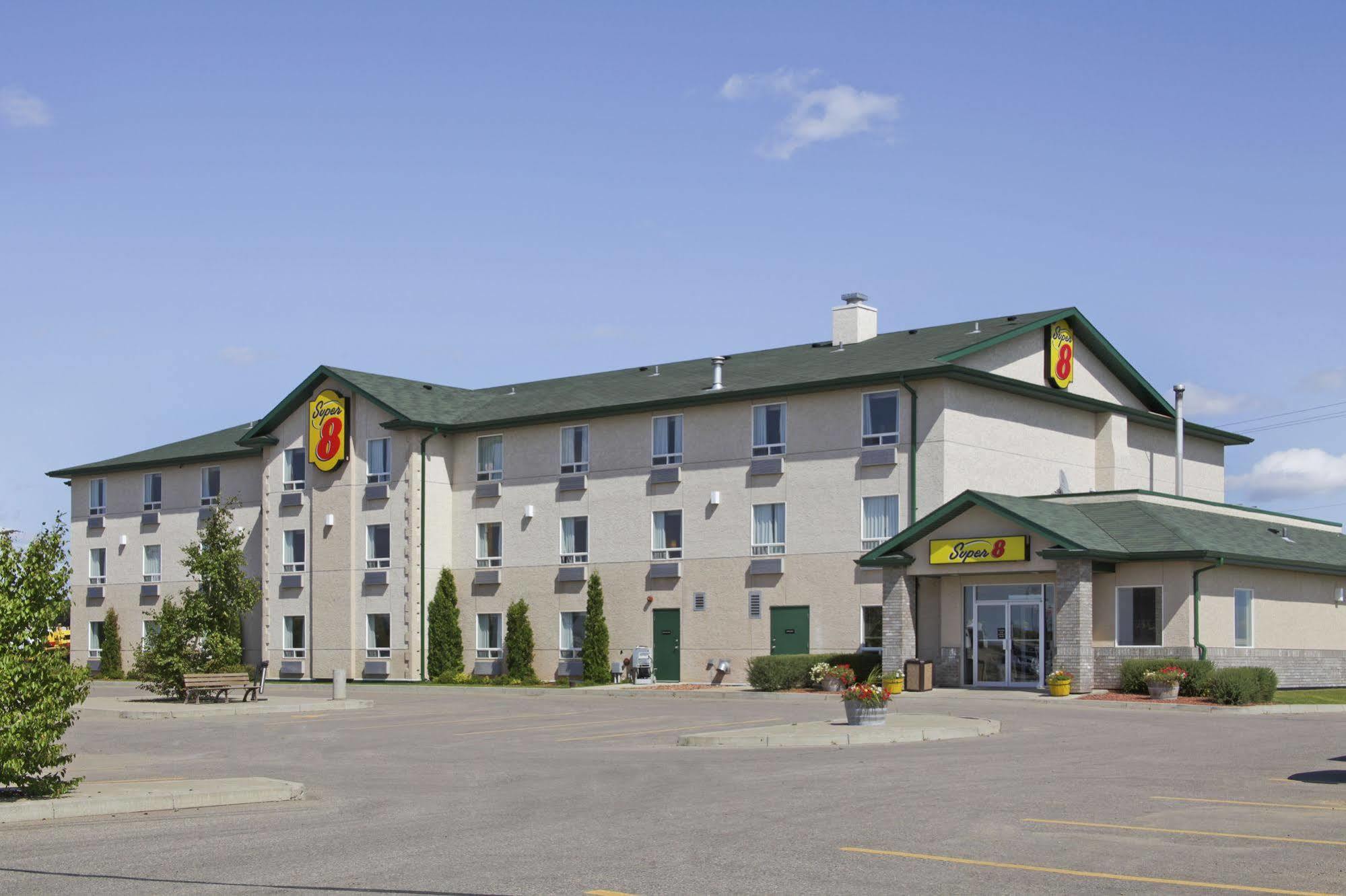 Super 8 By Wyndham Prince Albert Zewnętrze zdjęcie